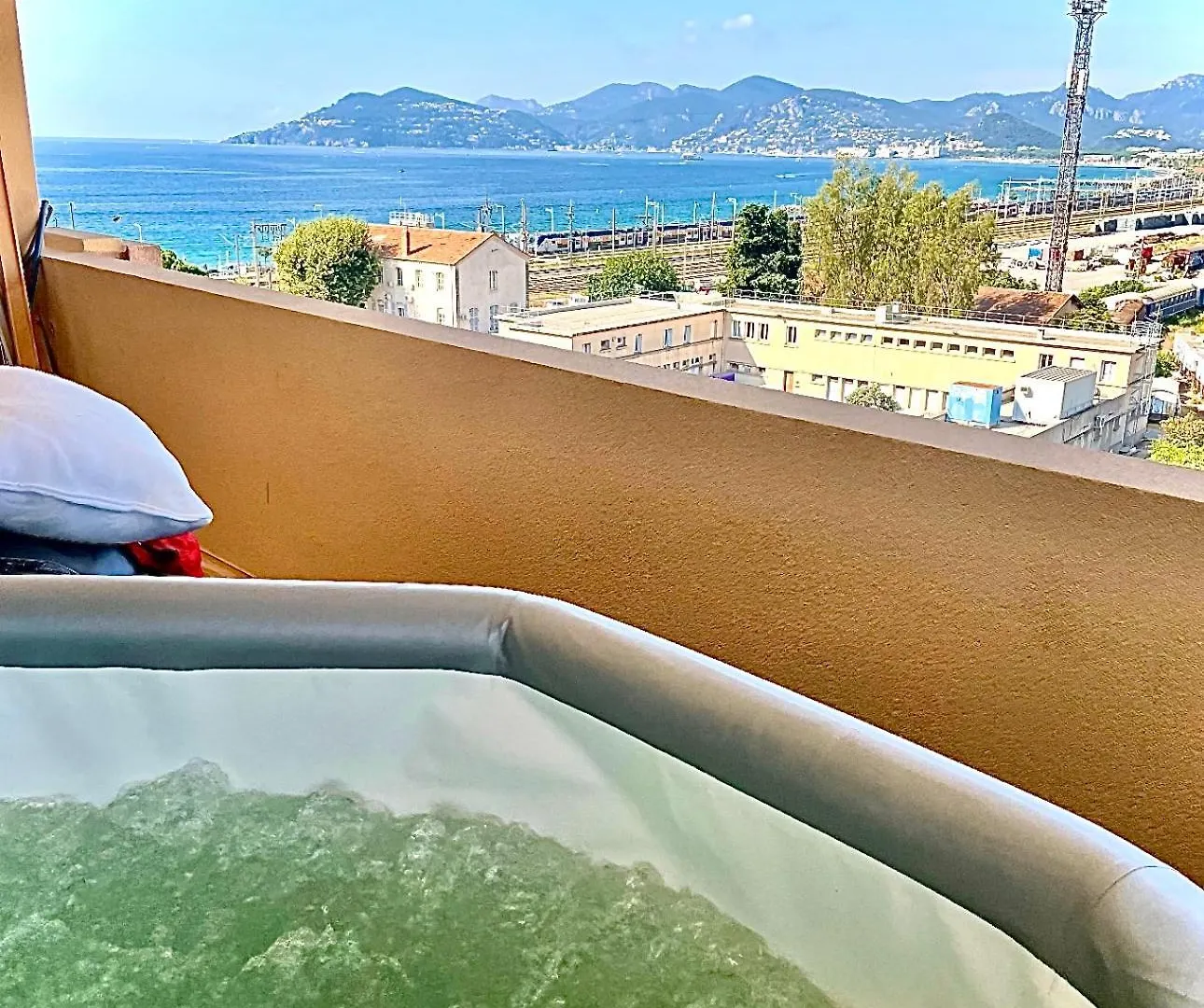 Apartmán Azuria Cannes 0*,  Francie
